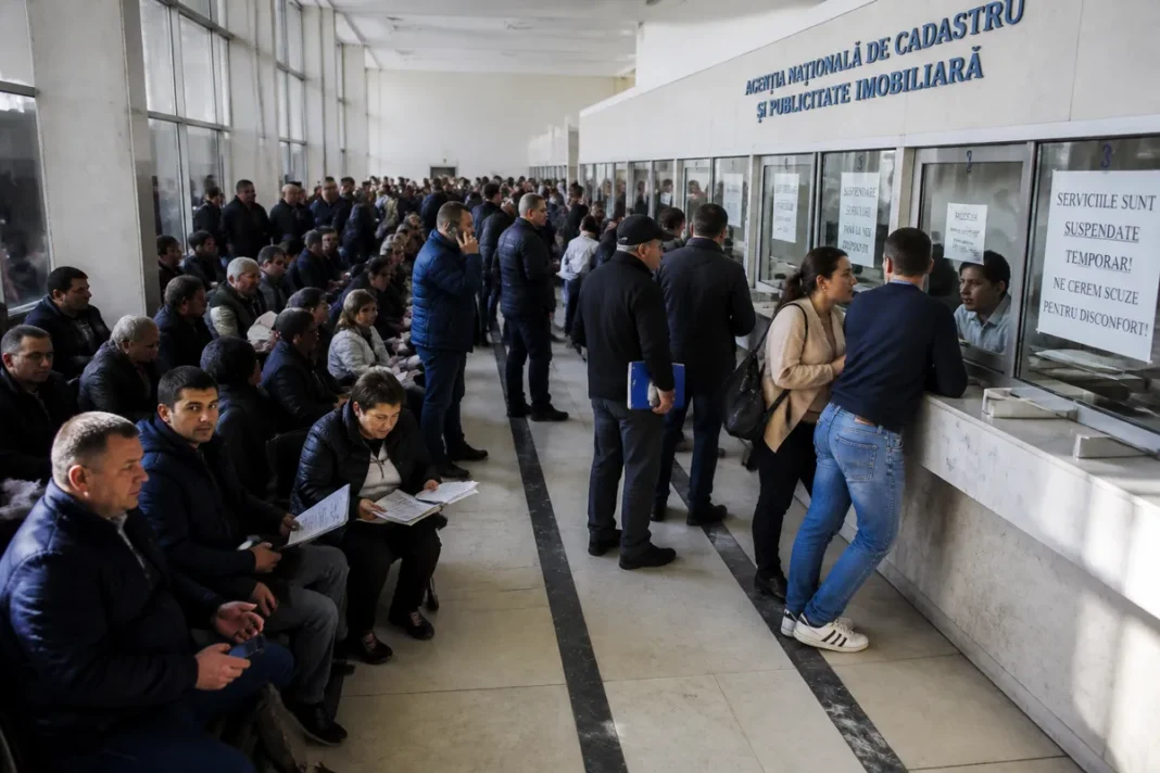 cadastrul-blocat-de-dou-s-pt-m-ni-mii-de-tranzac-ii-imobiliare-suspendate-f-r-te