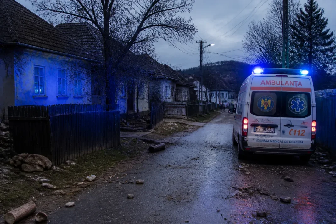 Ambulanță atacată în Cluj după zvonuri pe TikTok